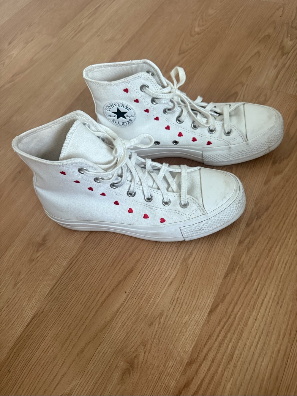 Limited Edition Converse Chuck Taylor Platform Embroidered Hearts Women's 8.5